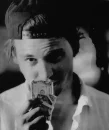 johnny depp kissing the money!!!!!!!!! 