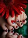 red nails