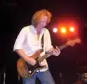   H B