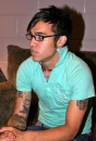 pete wentz lookin SMOKIN HOT