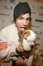 Pete licking Hemingway