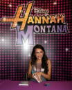 miley giving out autographs