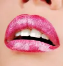 Glitter Kiss
