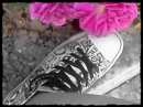 black&white converse + pink roses