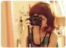 girl taking pikcha