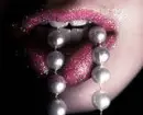 necklace lips