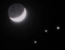 crecent moon n 3 stars