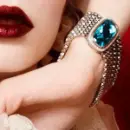 Glamour red lips & blue stone