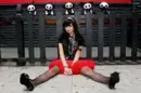 emo_sitting