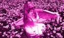 GIRL IN THE DAISIES