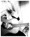girl wiff guitar