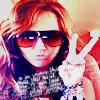 peace fashion miley