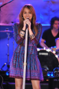 miley singing..