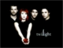 hayley williams holding the twilight apple