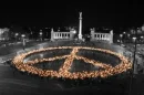 PEACE SiGN iN THE CiTY!