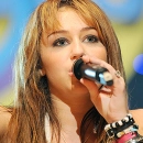 MiLEY CYRUS SiNGiNG