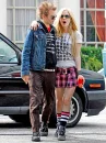 put on ur profile if u lyk avril