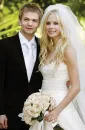 put on ur profile if u lyk avril