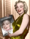 COLORIZE MARILYN MONROE RECIEVING HER AWARD