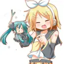chibi miku and rin :)