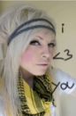 emo-blondee