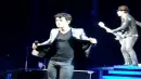 Joe shaking his hips
