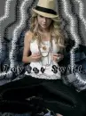 taylor swift . <33