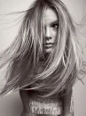 Taylor Swift with straight hair