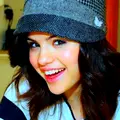 selena<33