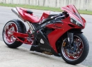 YAMAHA R1