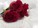 Red roses and Pearls