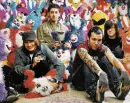  pete looks sooo cute in this pic!!