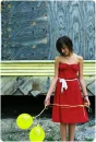 girl with baloons