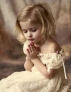 praying child