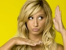 Ashley Tisdale lookin so CUTE